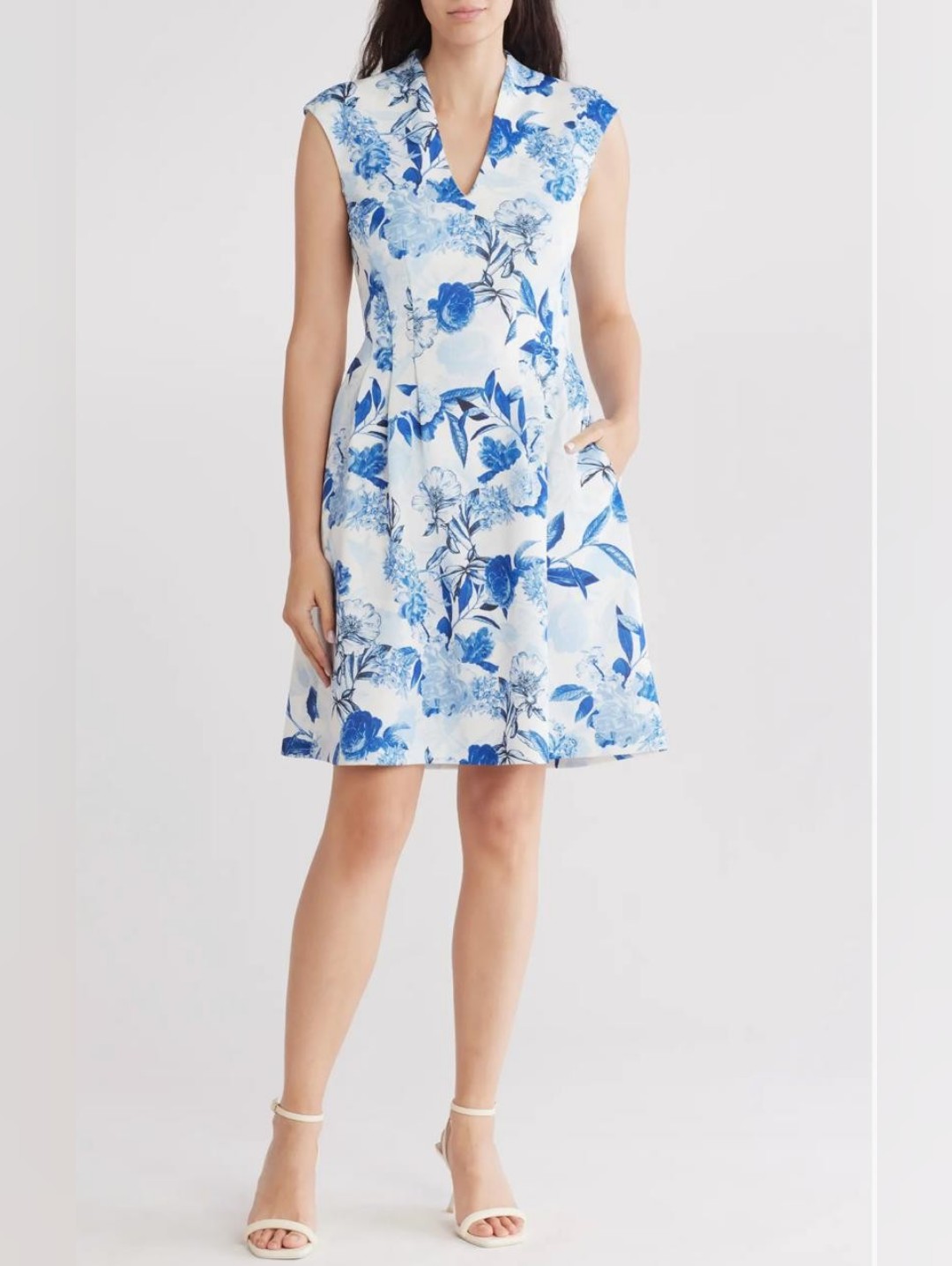 Nwt Vince Camuto Blue Floral V-Neck Fit & Flare Dress